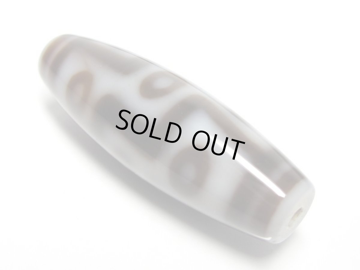 画像2: 白地至純・九眼天珠 40mm (2)