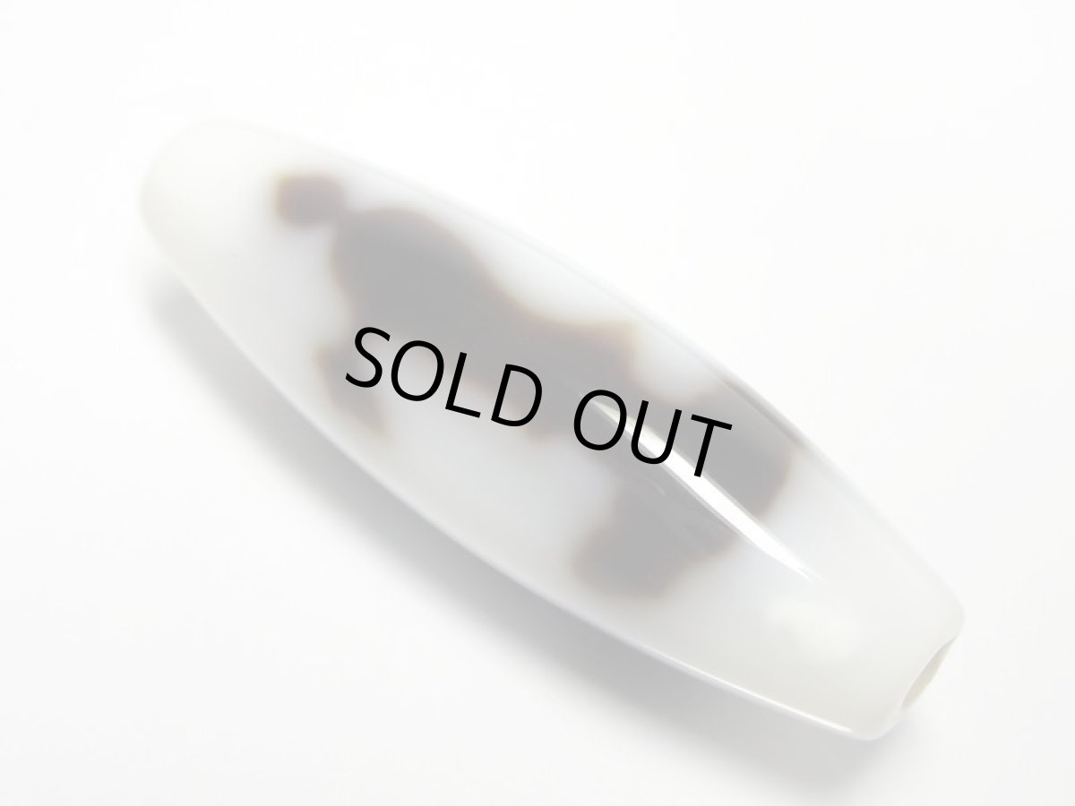 画像2: 白地至純・観音天珠 38.5mm (2)