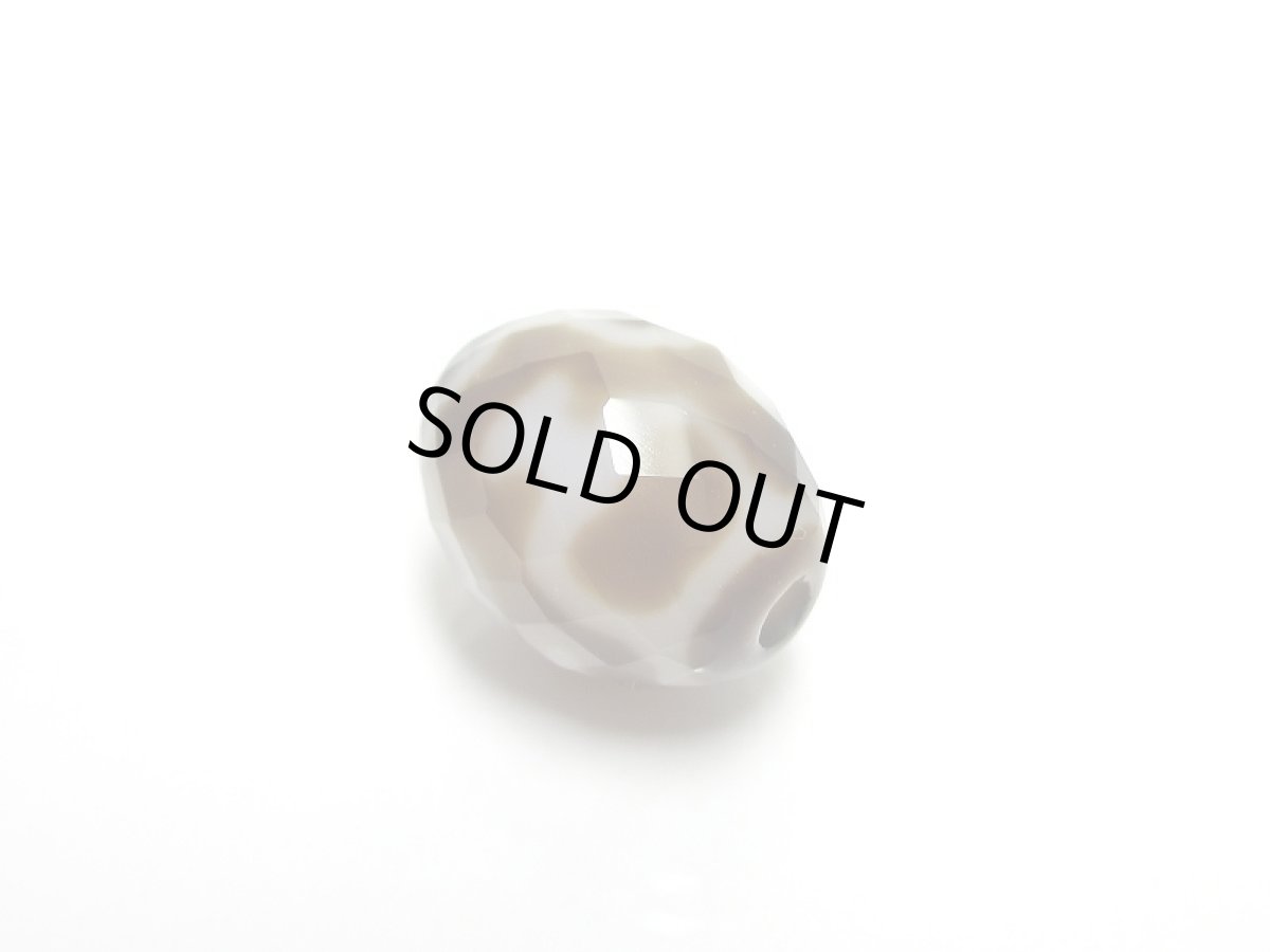 画像2: 黒地至純・多面カット宝瓶天珠 12mm (2)