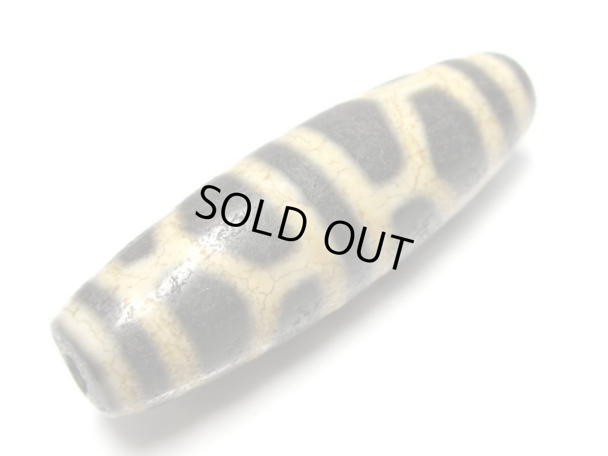 画像3: 風化龍紋・亀甲長壽天珠 41mm (3)