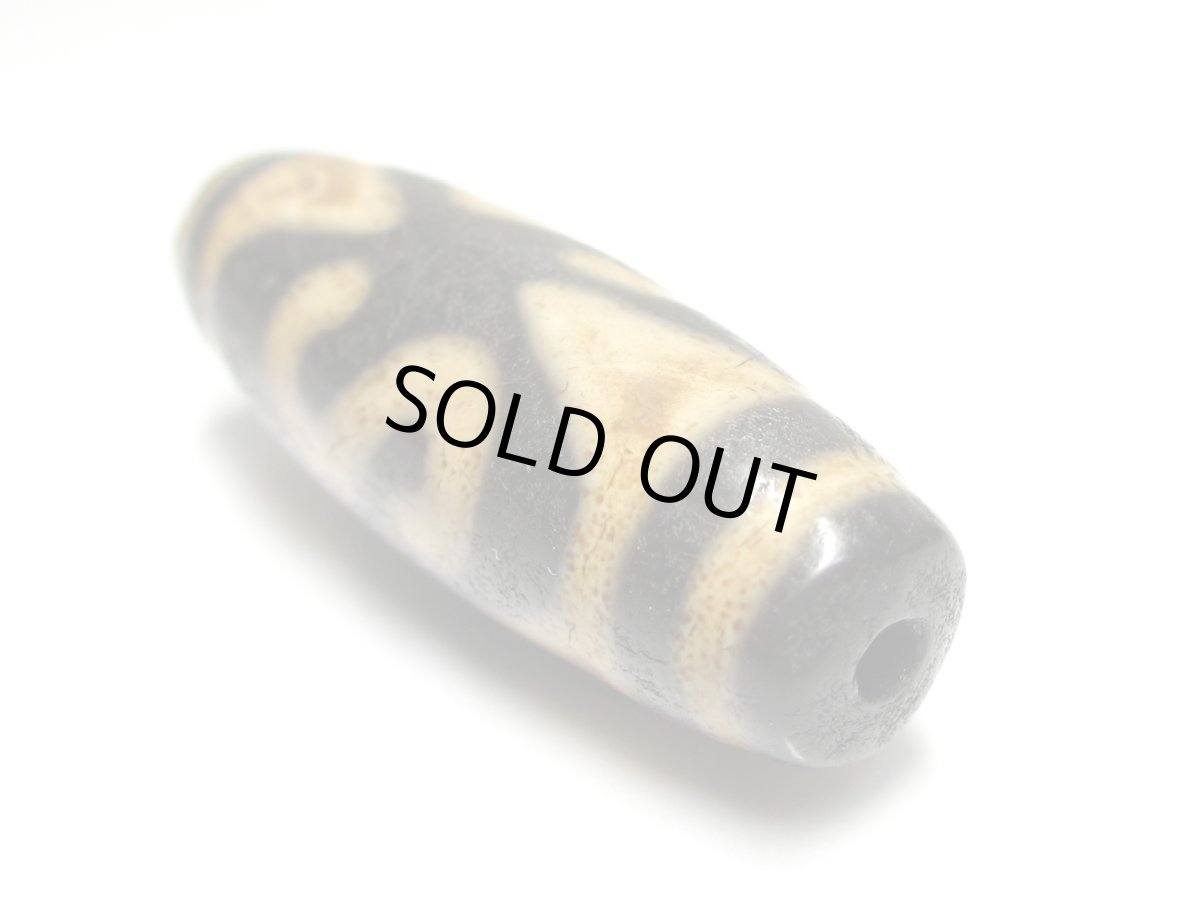 画像4: 風化龍紋・金銭鉤天珠 38mm (4)