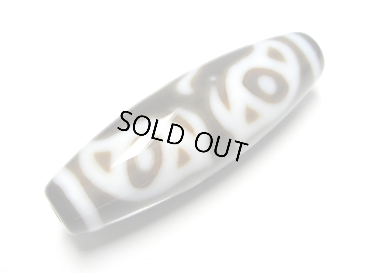 画像4: 黒朱砂・龍眼梵字天珠・千手観音菩薩 38mm (4)