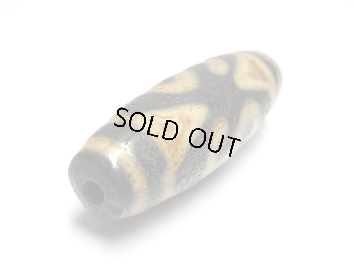 画像3: 風化龍紋・金銭鉤天珠 38mm (3)