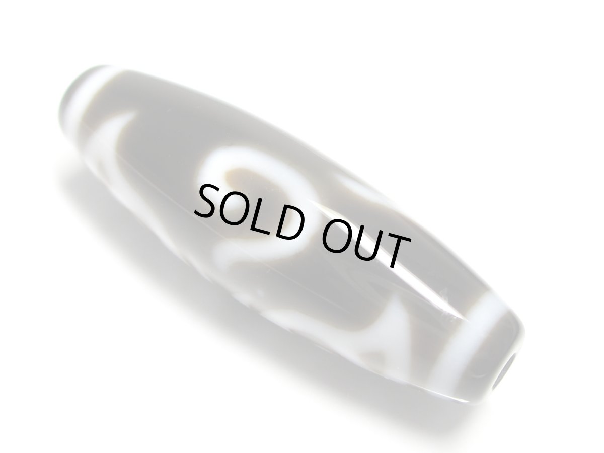 画像2: 黒朱砂・龍眼梵字天珠・千手観音菩薩 38mm (2)