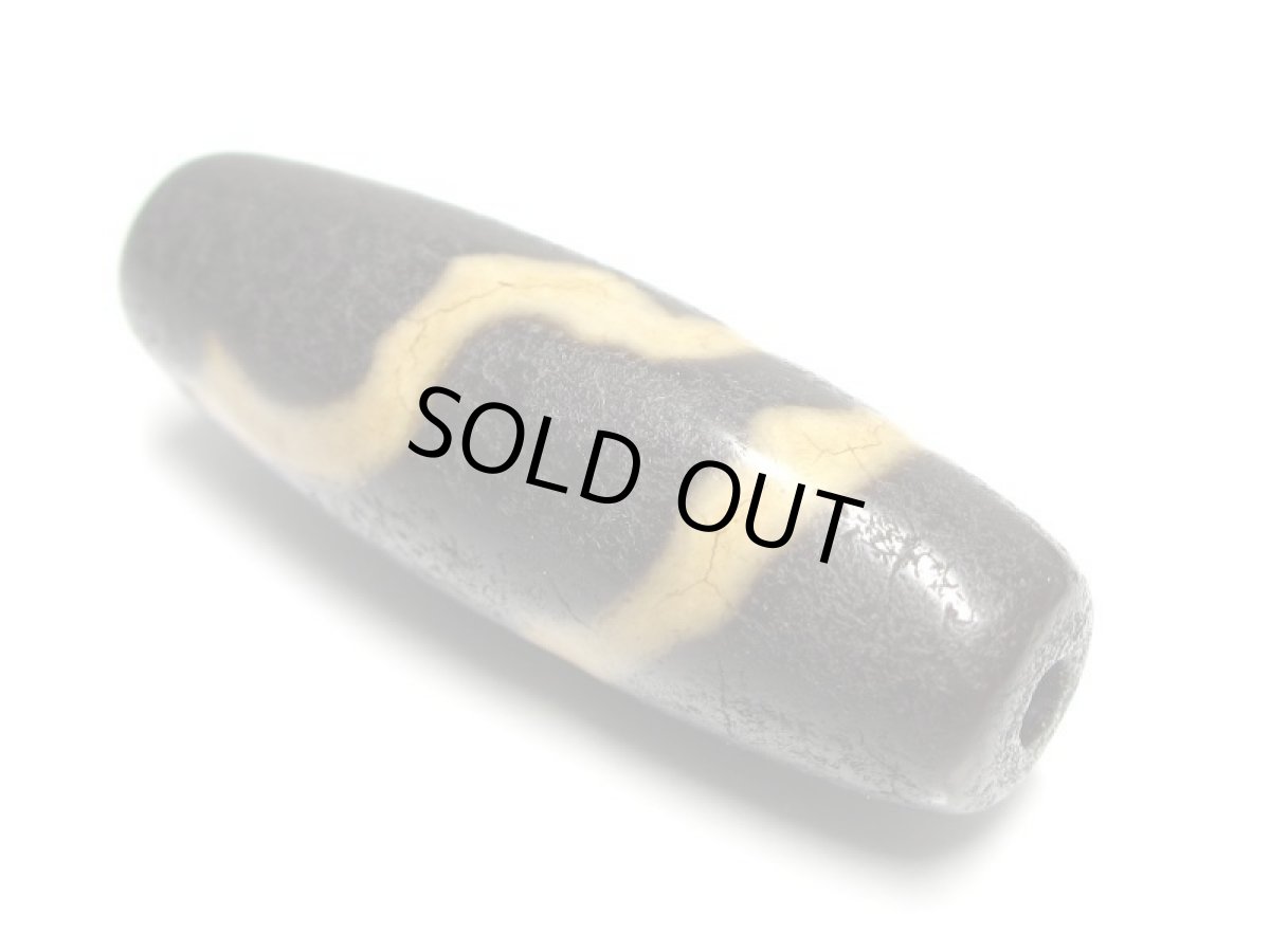 画像2: 風化龍紋・観音乗龍天珠 39mm (2)