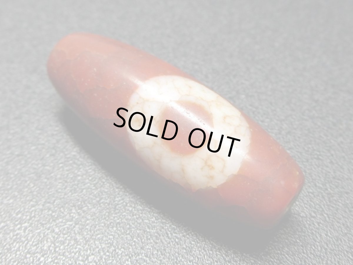 画像2: 老鉱朱砂紅・一眼 財宝天王天珠 39mm  (2)