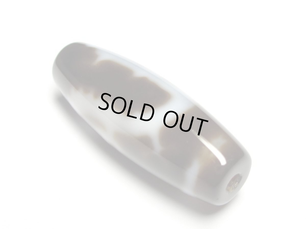 画像2: 黒地至純・観音乗龍天珠 37mm (2)