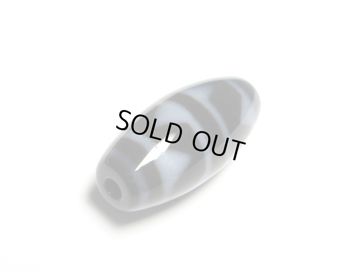 画像3: 黒地至純・四線虎牙天珠 2４mm【160427】 (3)