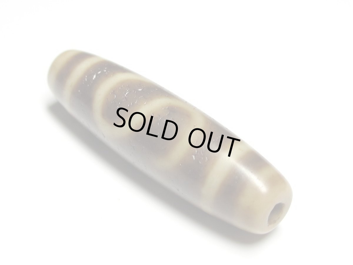 画像2: 風化龍鱗・金銭鉤天珠 39mm  (2)