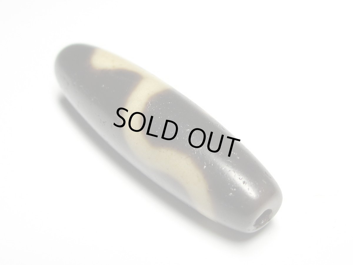 画像2: 風化龍鱗・白蛇天珠 39.5mm  (2)