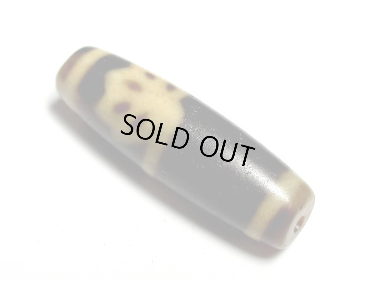 画像2: 風化龍鱗・仏手蓮花天珠 38.5mm (2)