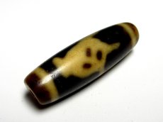 画像1: 風化龍鱗・仏手蓮花天珠 38.5mm (1)