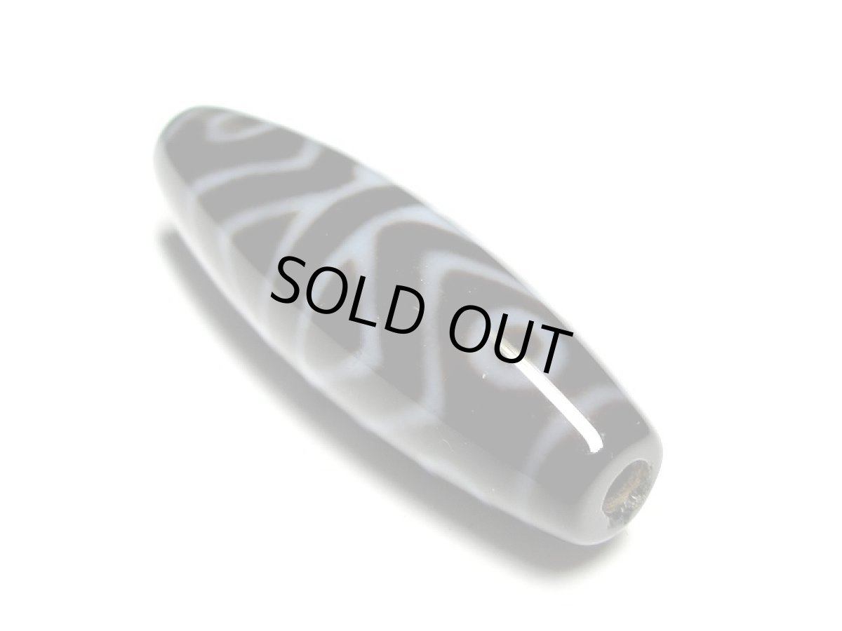 画像4: 黒地至純・金剛虎牙六眼天珠  39.5mm 【170220】 (4)