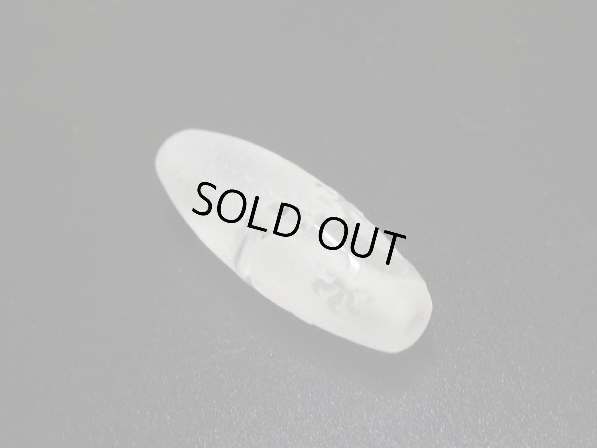 画像4: 彫刻水晶　五爪龍神天珠 31mm (4)