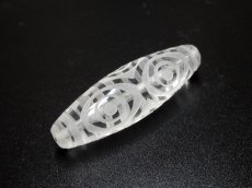 画像1: 彫刻水晶　龍眼天珠 36.5mm (1)