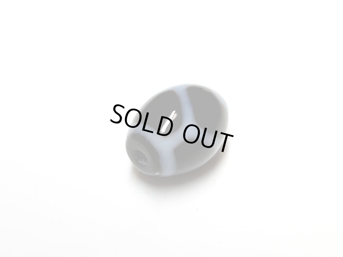 画像3: 黒地至純・亀甲長壽天珠 16mm  (3)