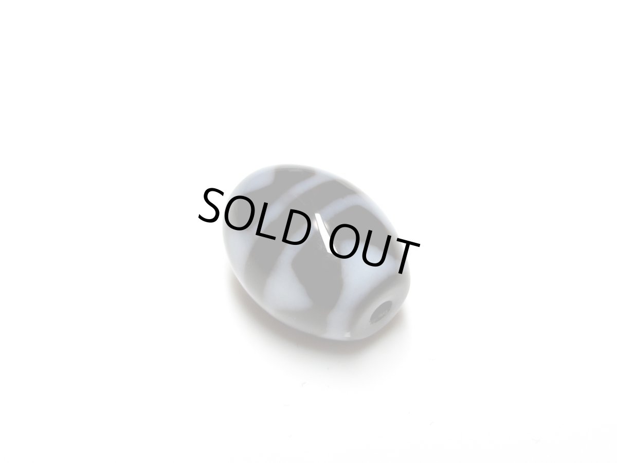 画像4: 黒地至純・四線虎牙天珠 16mm  (4)