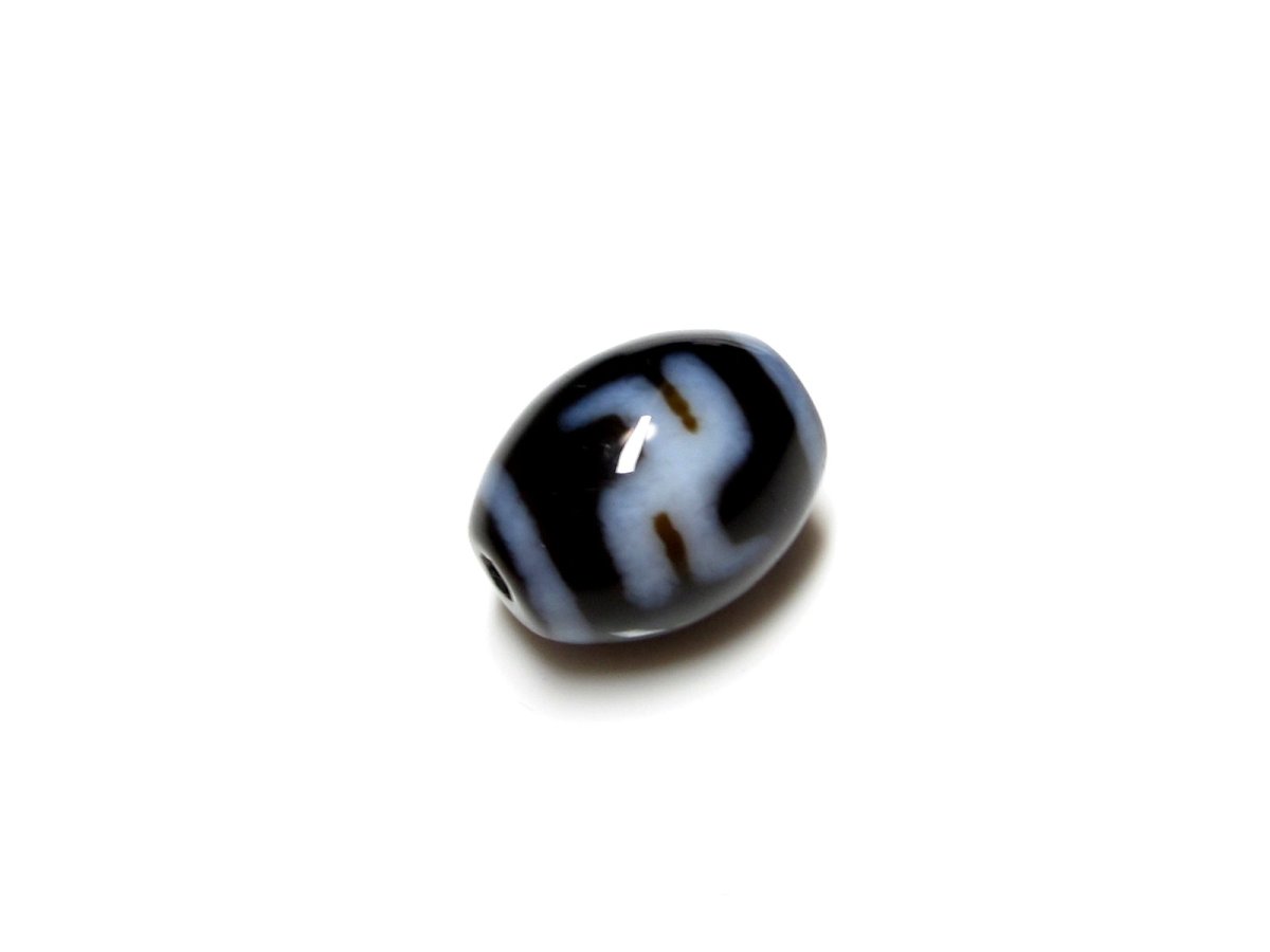 画像1: 黒地至純・万字（卍）天珠 (1)