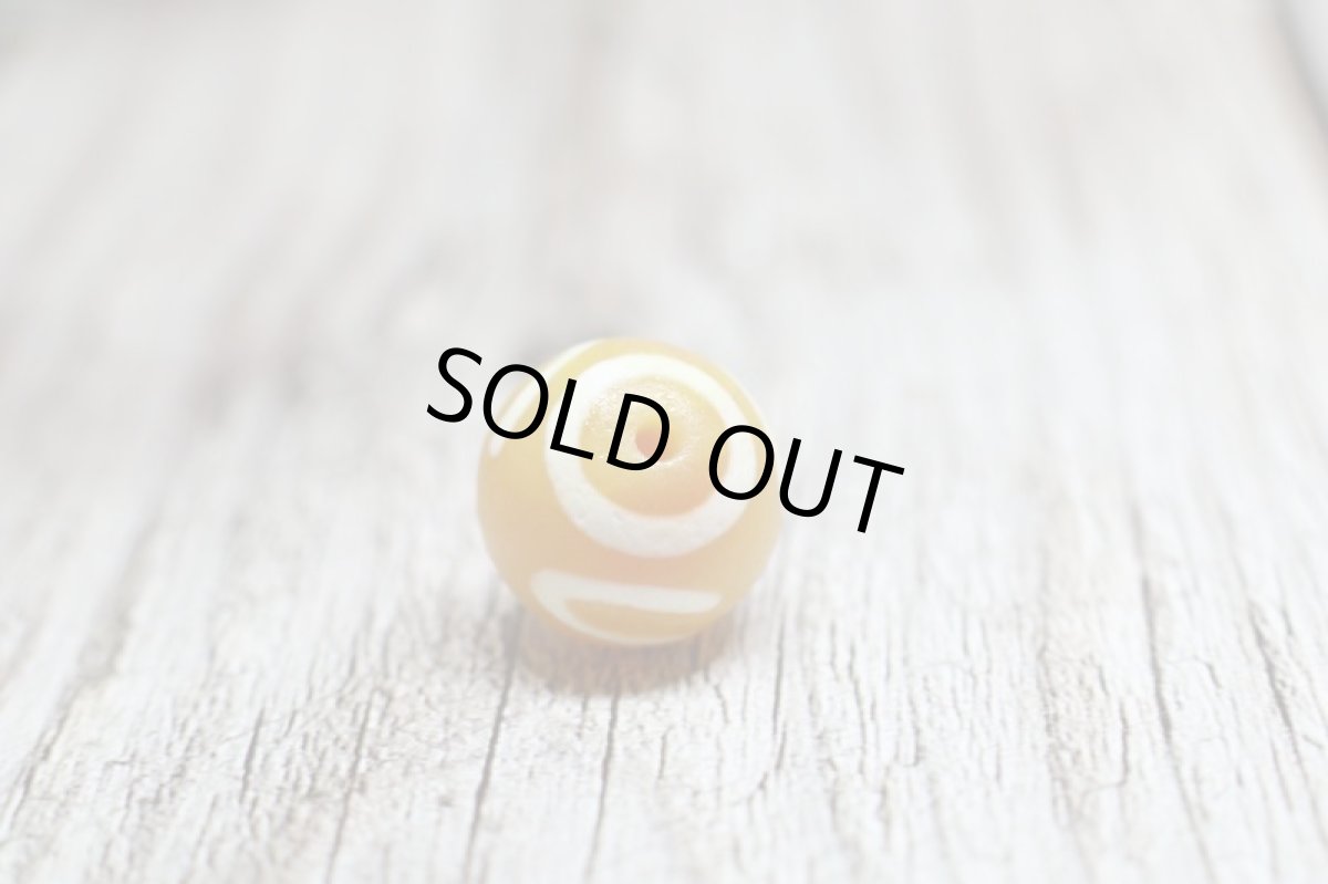 画像3: 老玉髄天珠 金銭鉤天珠 (3)