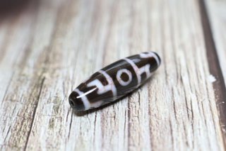【dZi beadsジービーズ 西蔵 高品質】 老玉髄血糸龍紋息増懐板天珠 一点のみ】dZi beadsジービーズ 西蔵 上肯 高級藏伝 十六眼天珠