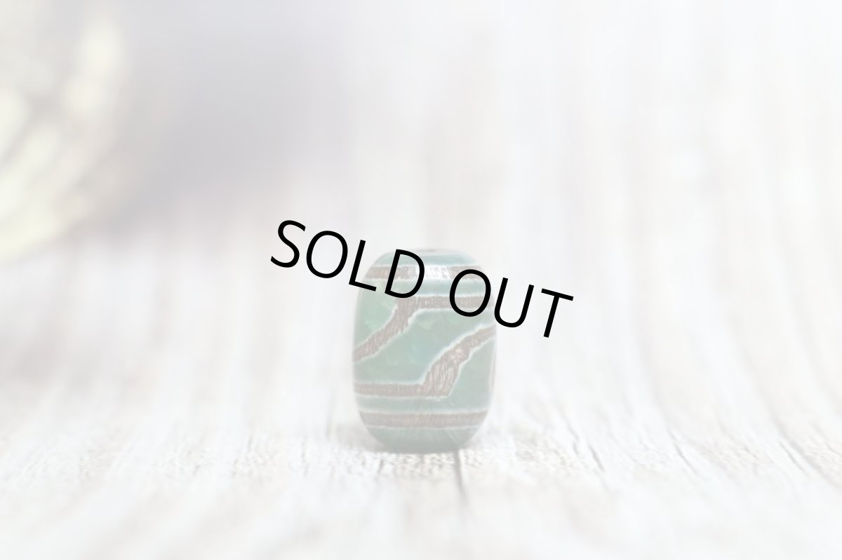 画像2: 青龍紋天珠 二眼天珠 (2)