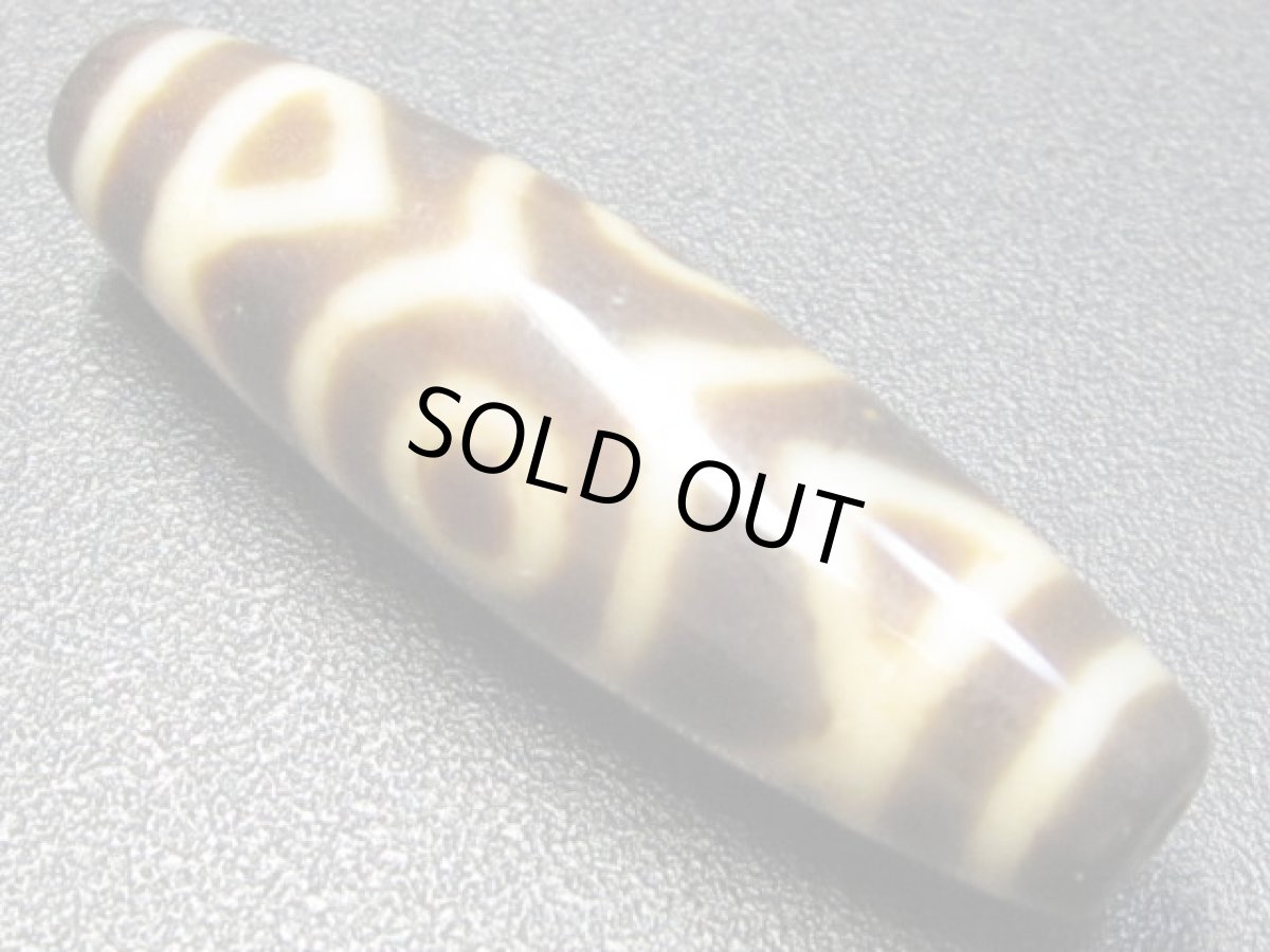 画像2: 黒地至純・金剛蓮花三眼天珠 45mm (2)