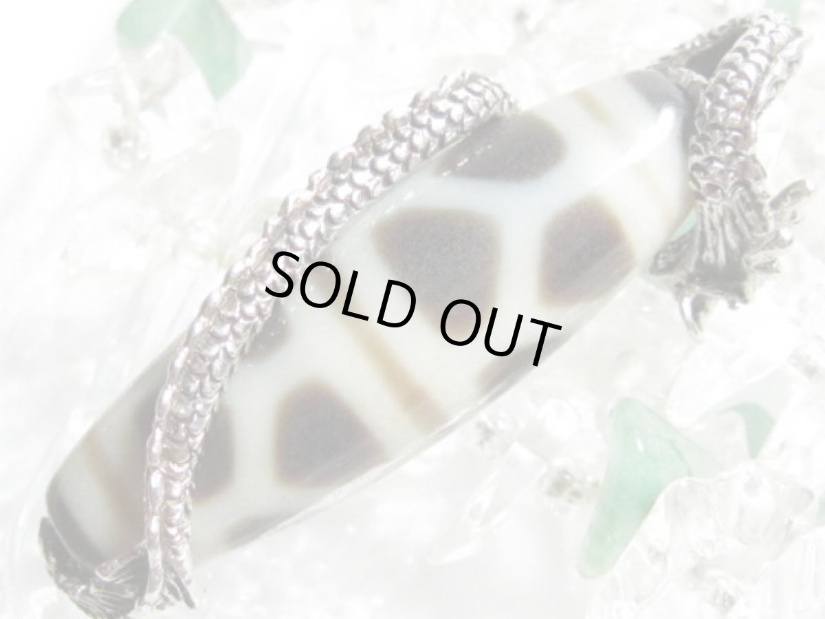 画像3: 黒地至純・亀甲長壽天珠　ネックレストップ (3)