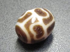 画像1: 至純風化紋・蓮花天珠 19mm (1)