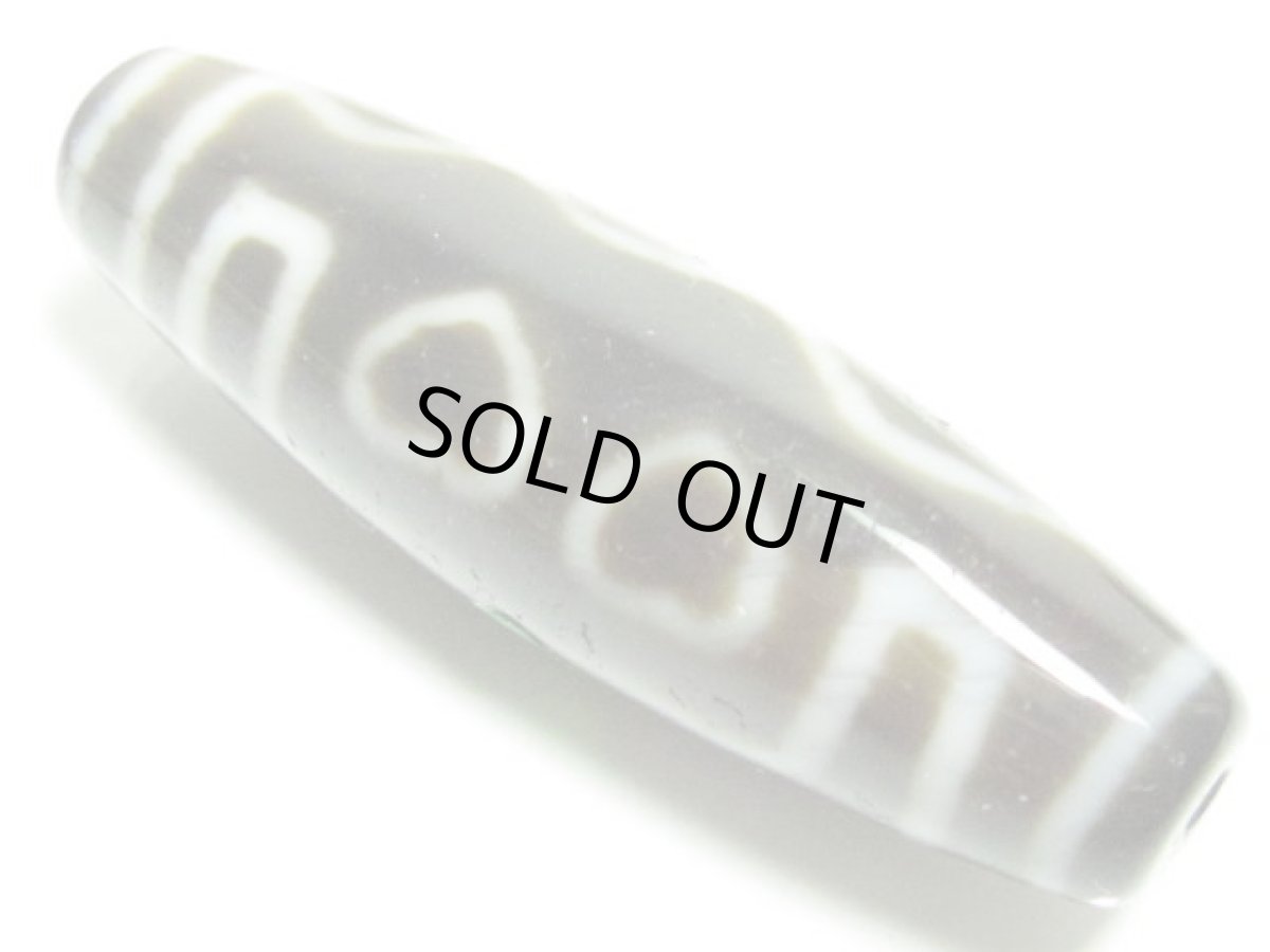 画像2: 黒地至純・双心三眼天珠 45mm (2)